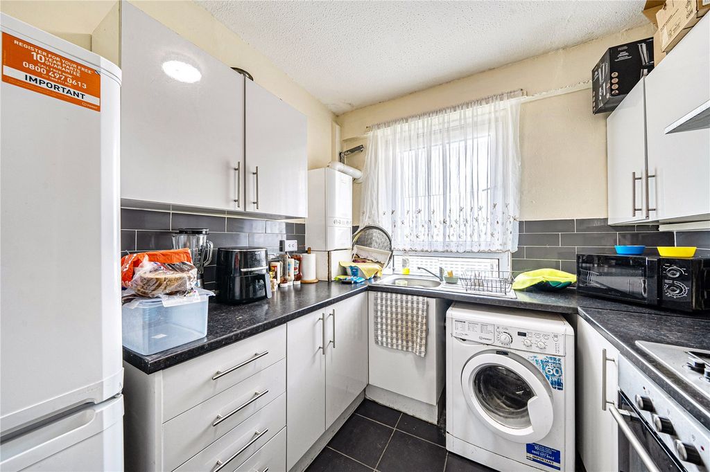Property photo 3 of 16 Kitchen
