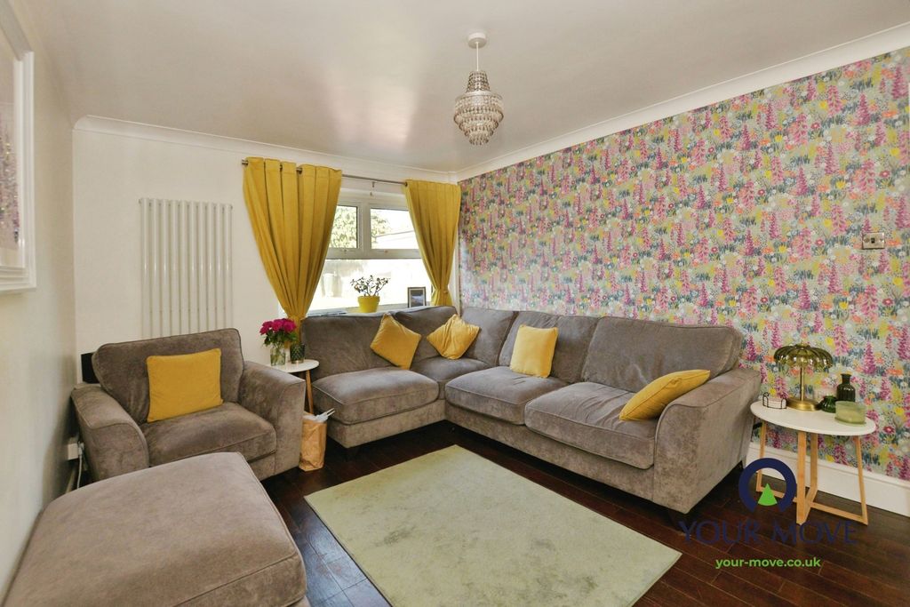 Property photo 2 of 22 Lounge