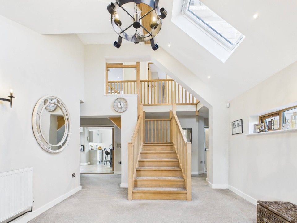 Property photo 2 of 26