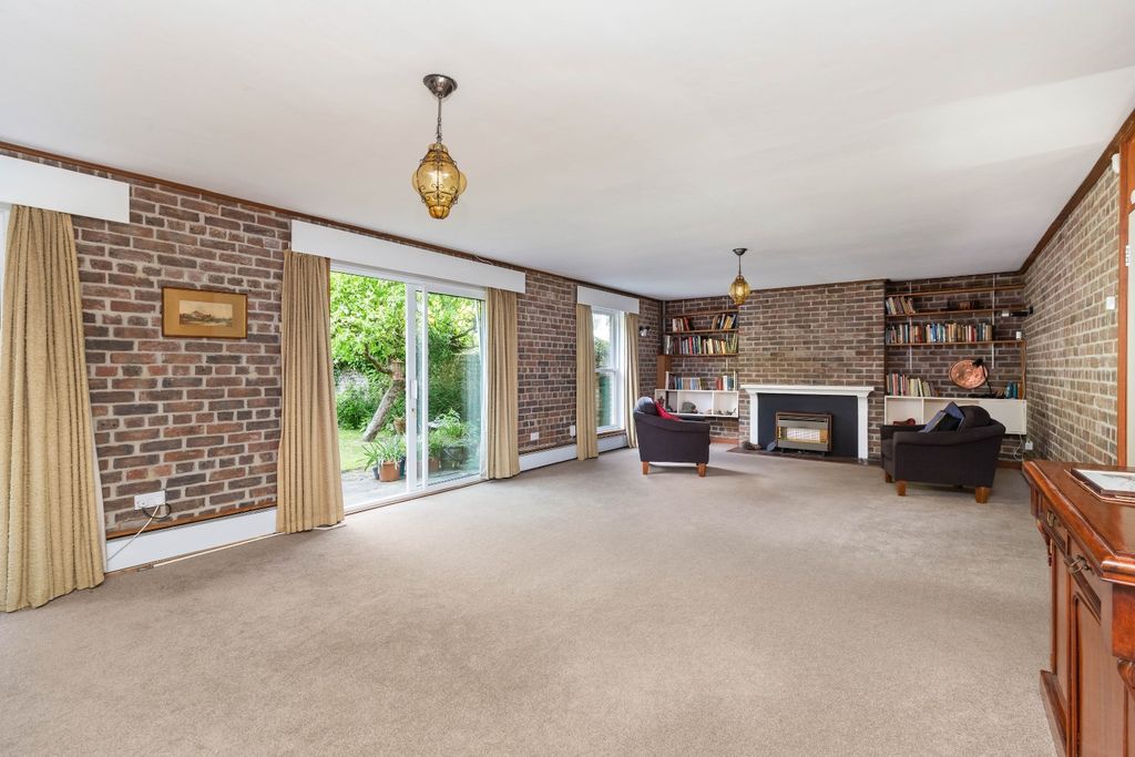 Property photo 3 of 19 5172745