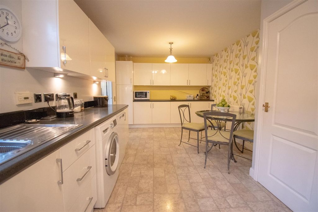 Property photo 3 of 18 Photo 10-11-2025, 12 35 04.Jpg