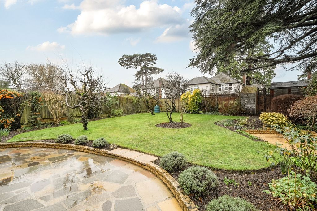 Property photo 2 of 24