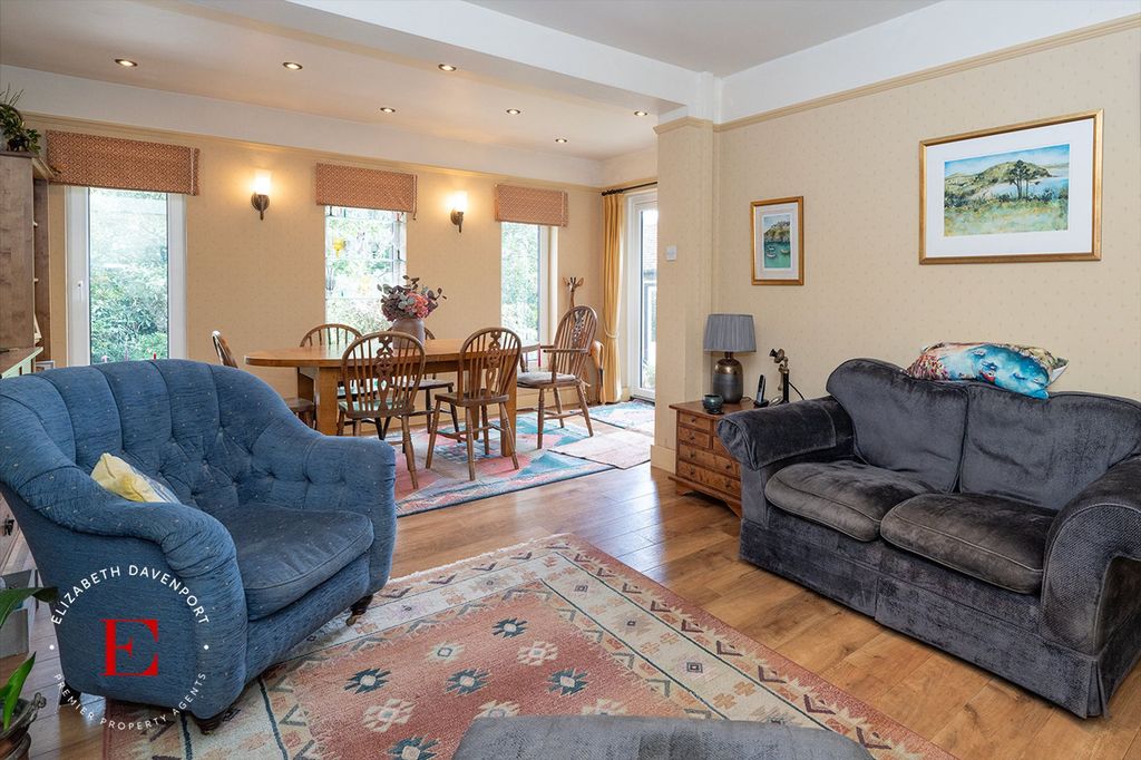 Property photo 2 of 30