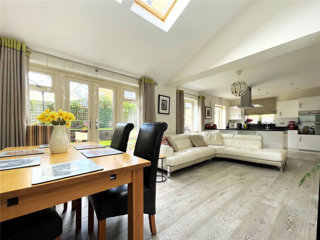 Property photo 2 of 29 Picture No. 16