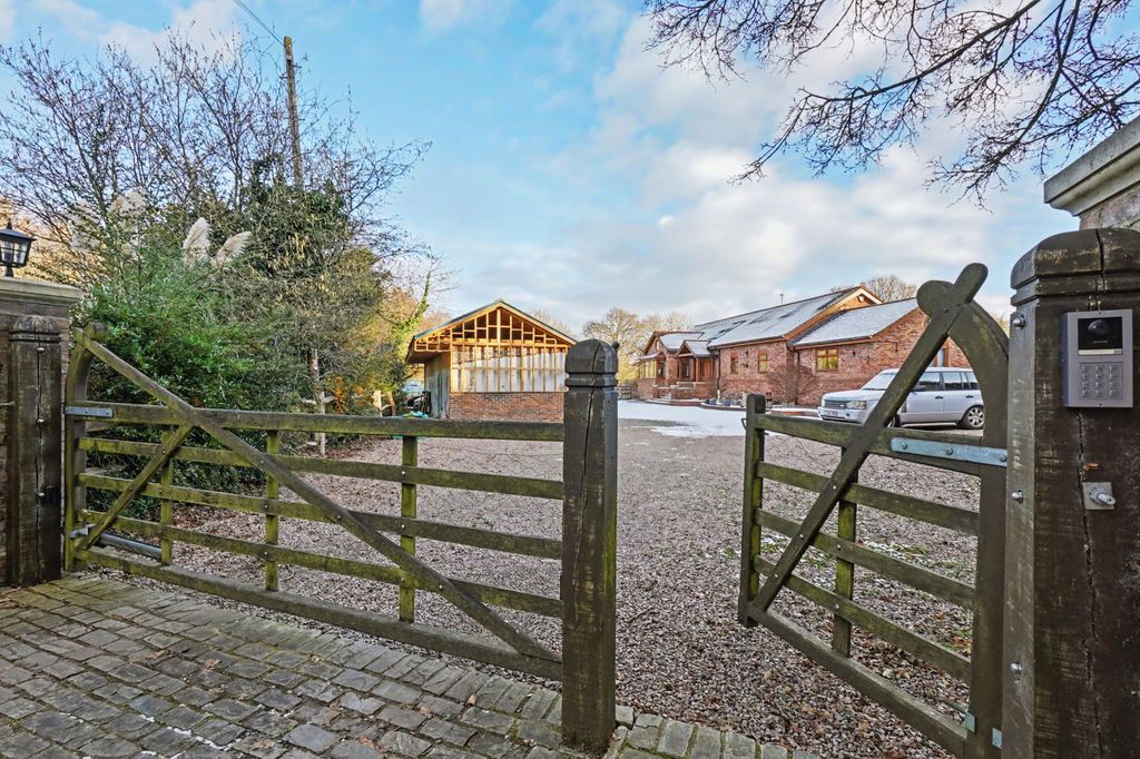 Property photo 2 of 25