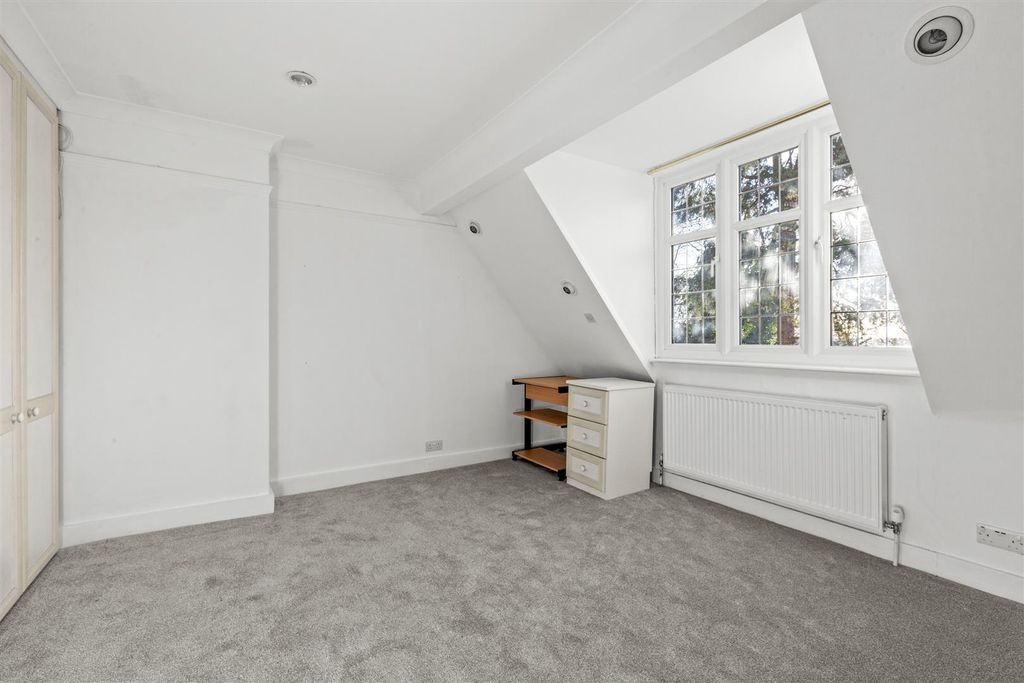 Additional image 10 of 7 bed detached house for saleLucas Road, High Wycombe HP13