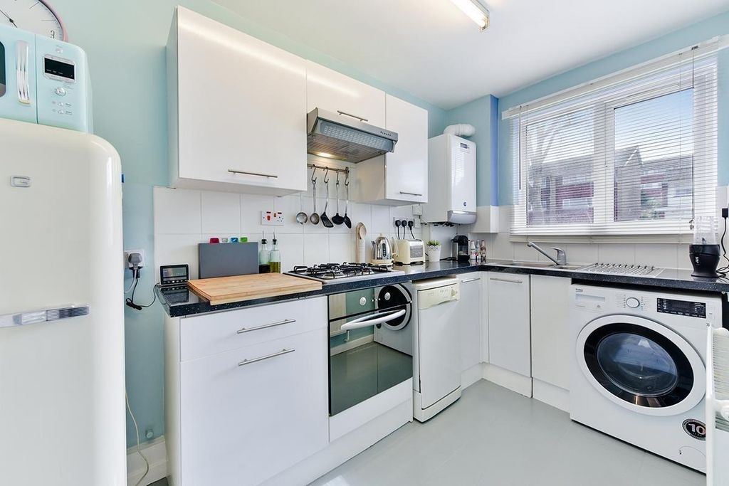 Property photo 3 of 9 Kit.Jpg