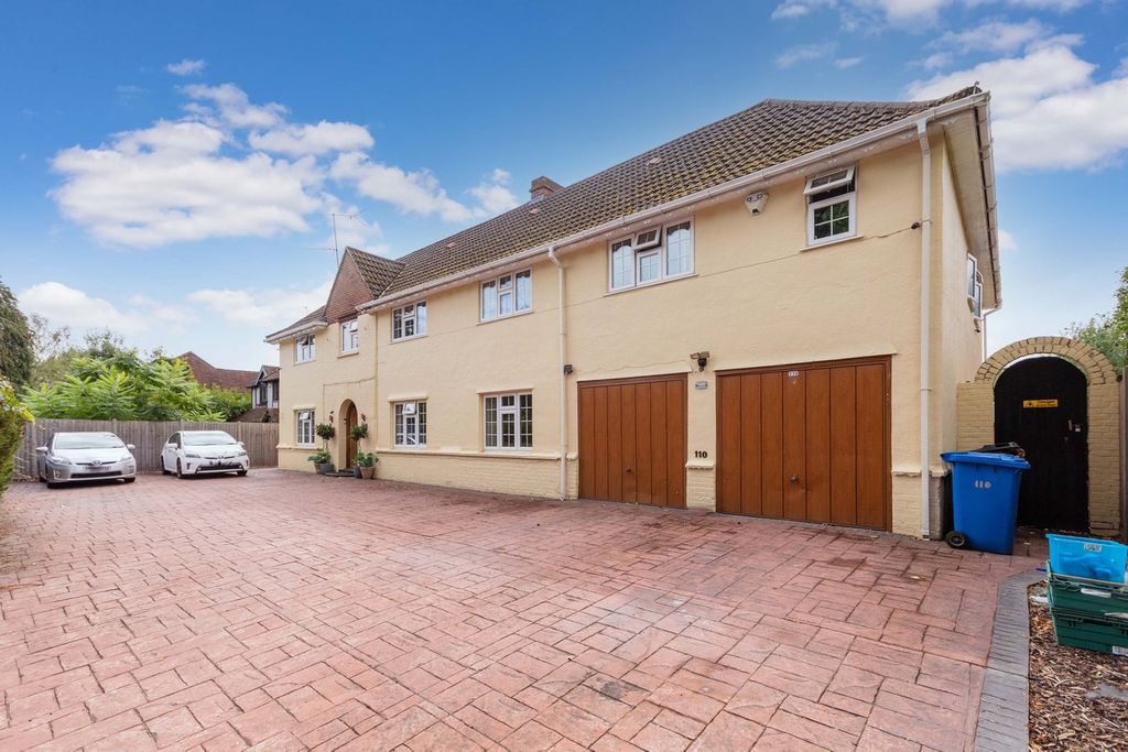 Property photo 2 of 20