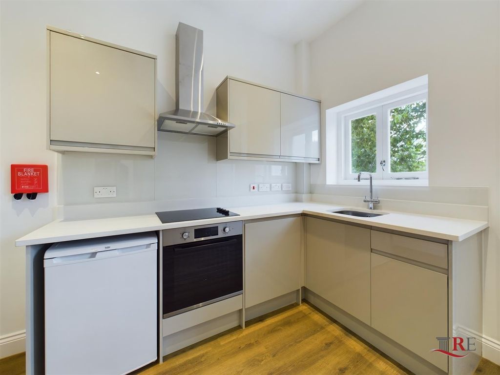 Property photo 3 of 5 Kitchen