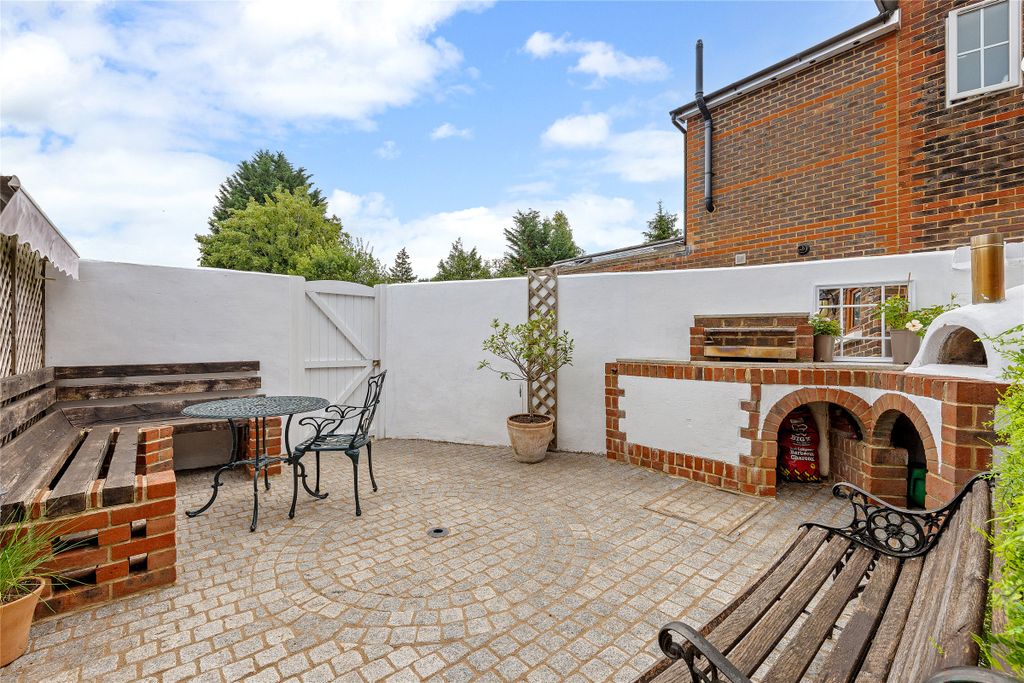 Property photo 2 of 14 Picture No. 10