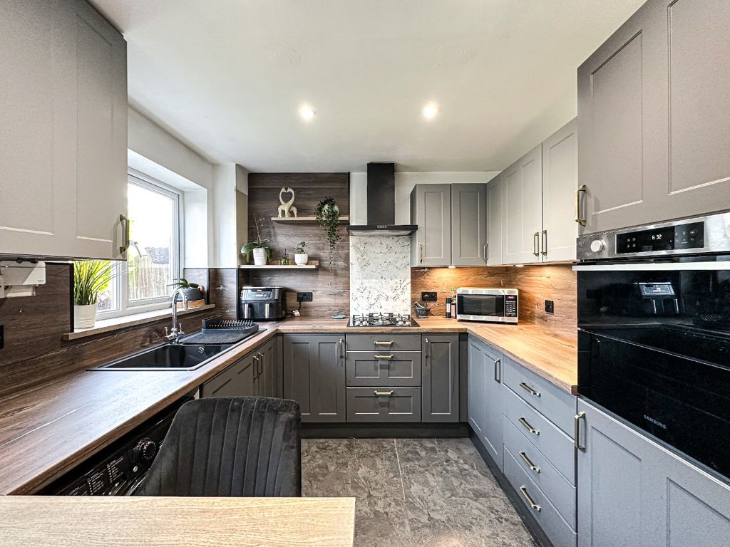 Property photo 3 of 17 4862878