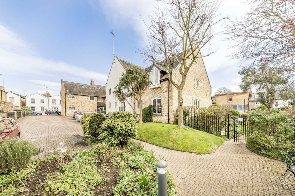 Property photo 1 of 6