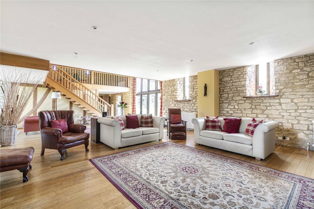 Property photo 2 of 21 Picture No. 32