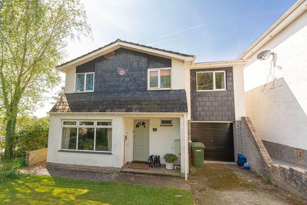 Property photo 1 of 53