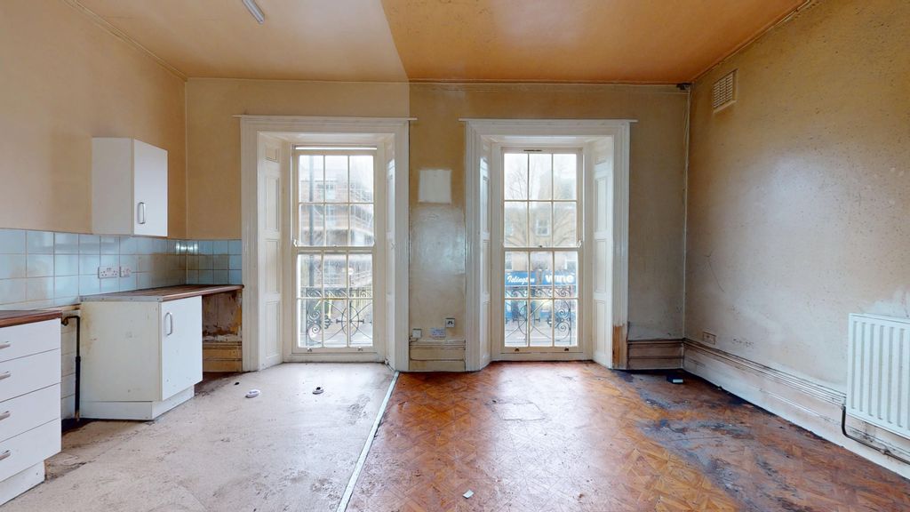 Property photo 3 of 14 Flat B, 220 Liverpool Road, Islington, London, N1 1Le