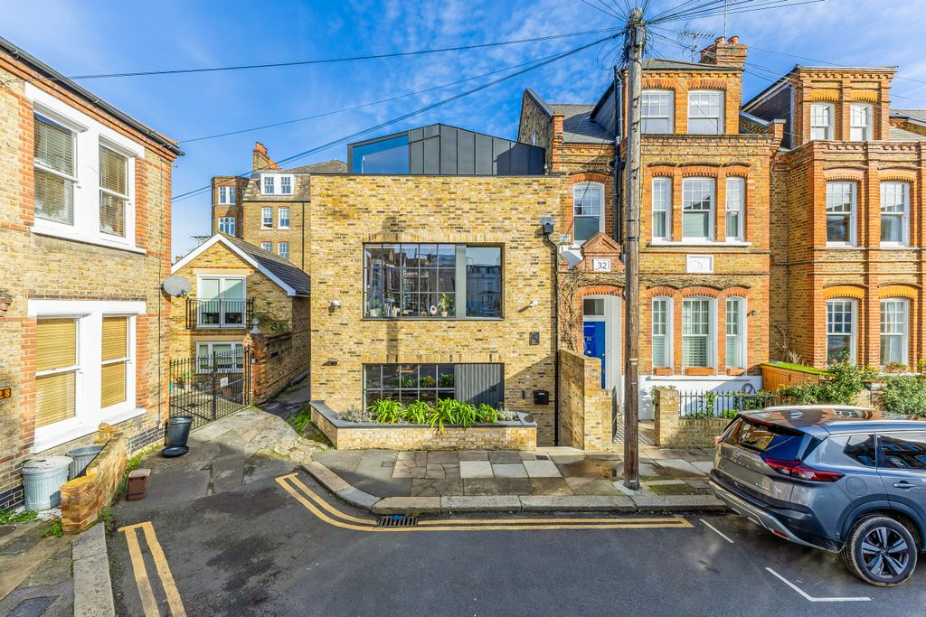 Property photo 1 of 6