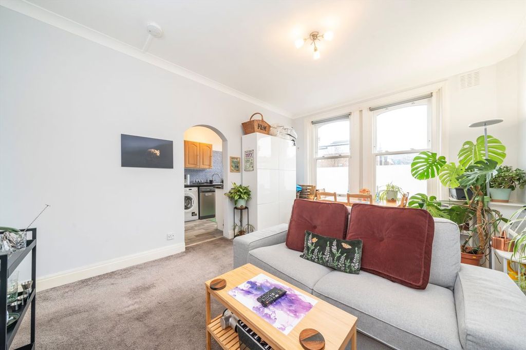 Property photo 3 of 6