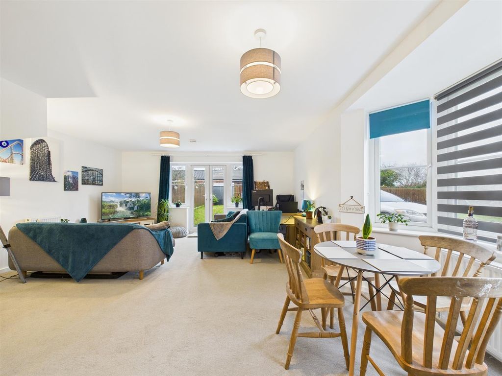 Property photo 2 of 12 Cam02435G0-Pr0129-Still008.Jpg