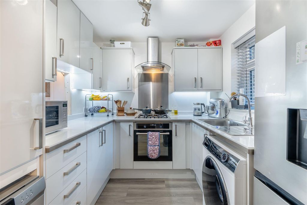 Property photo 2 of 15 8672335-Interior12.Jpg