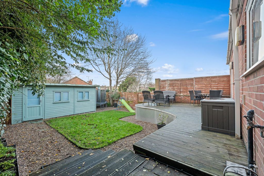 Property photo 3 of 33