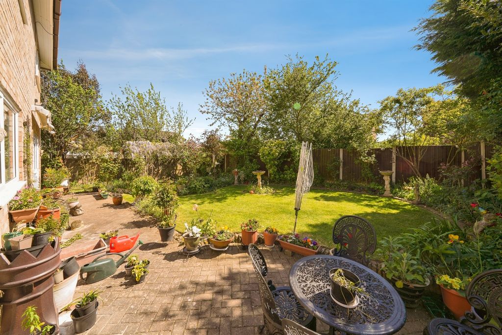 Property photo 2 of 23