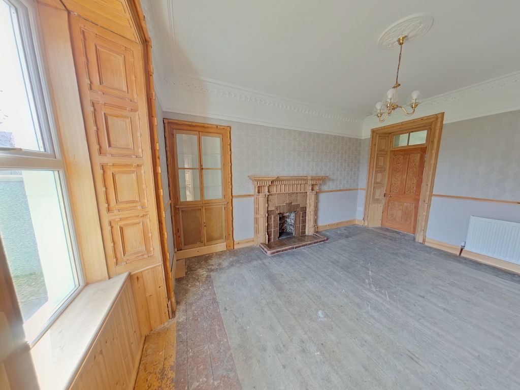 Property photo 3 of 12 Photo 13