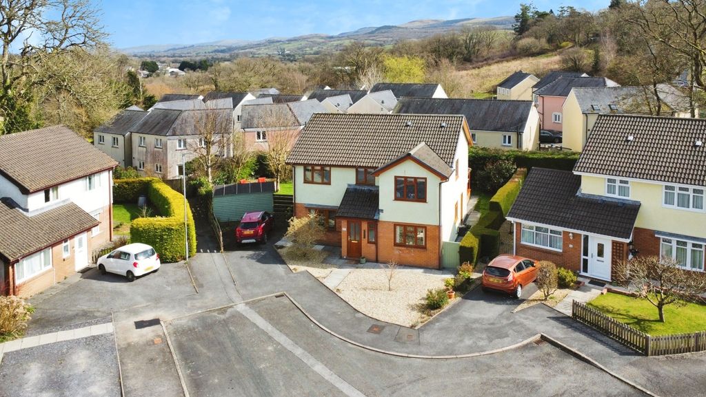 Property photo 1 of 40 3997980