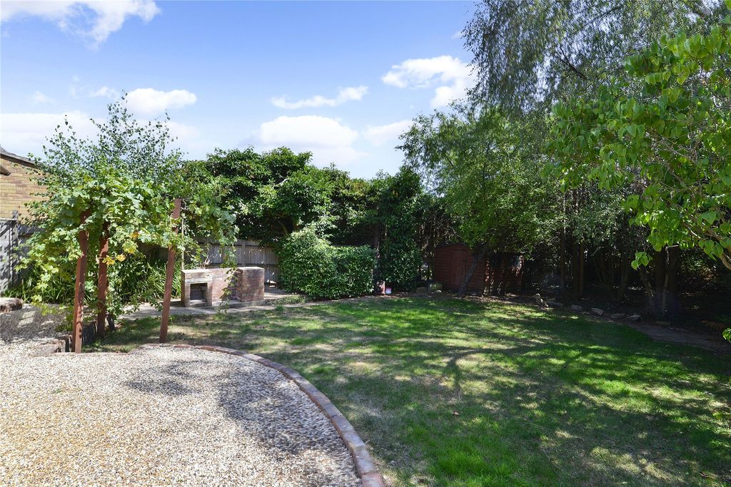 Property photo 2 of 17 Garden