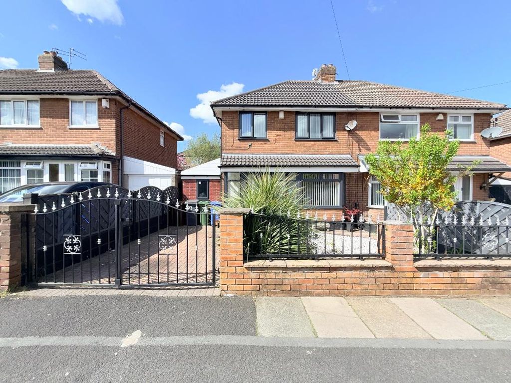 Property photo 1 of 30