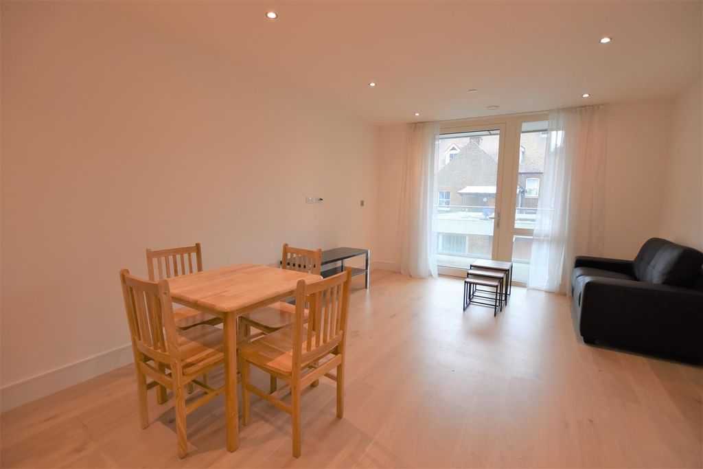 Property photo 3 of 8