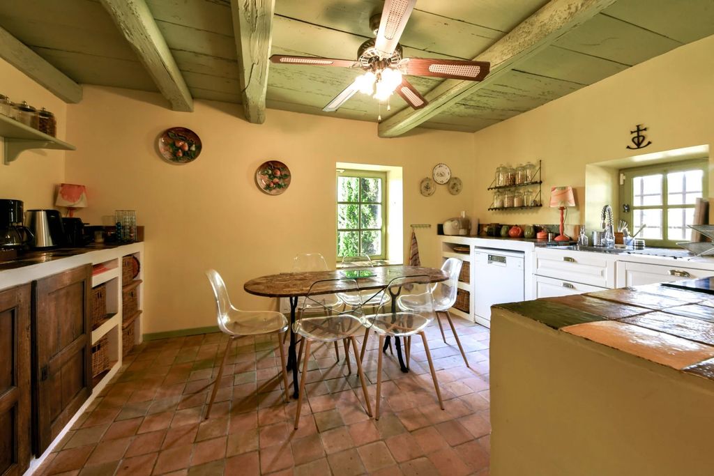 Property photo 1 of 33