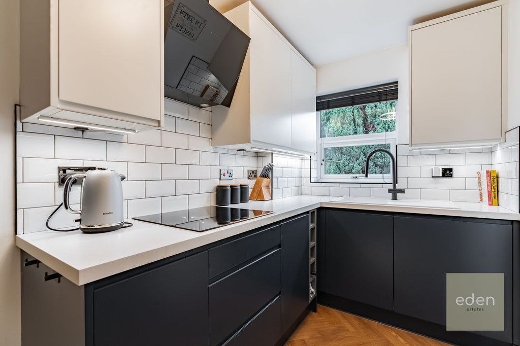 Property photo 3 of 23