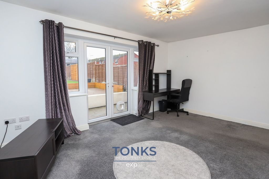 Property photo 2 of 16