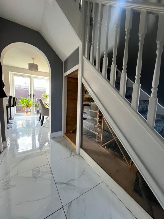 Property photo 2 of 18 Gallery