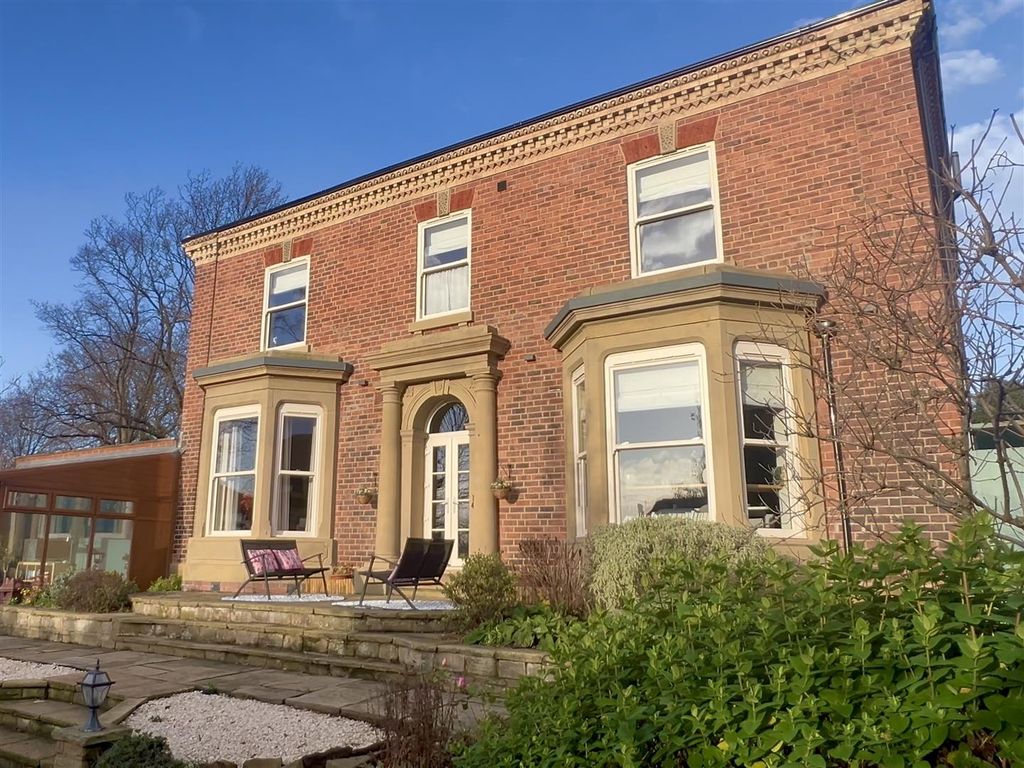 Property photo 1 of 30