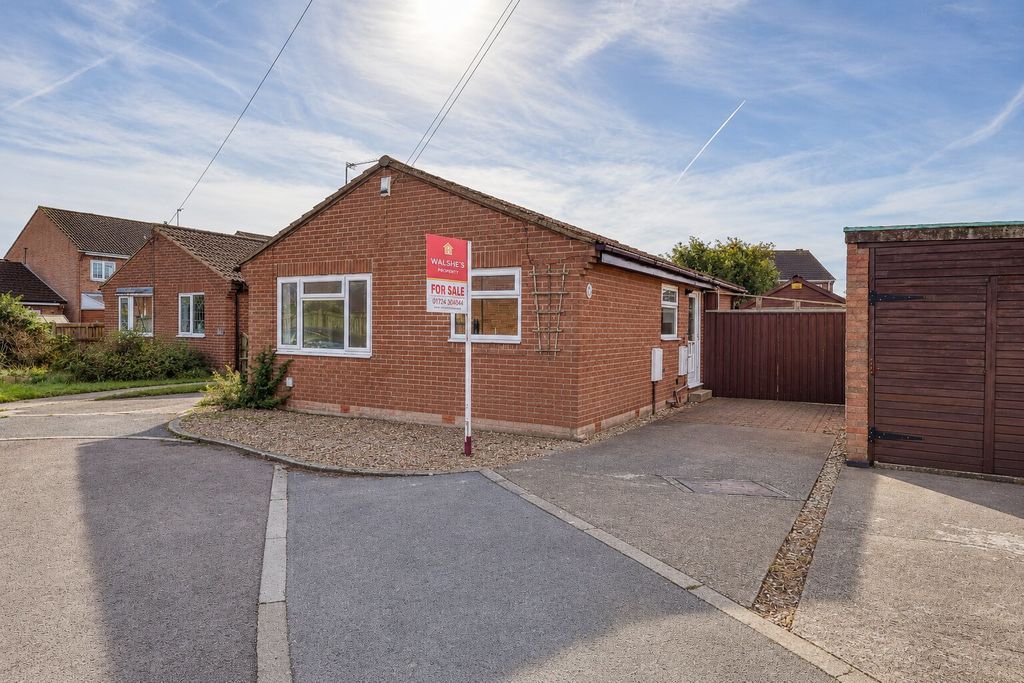 Property photo 1 of 14 Frontal