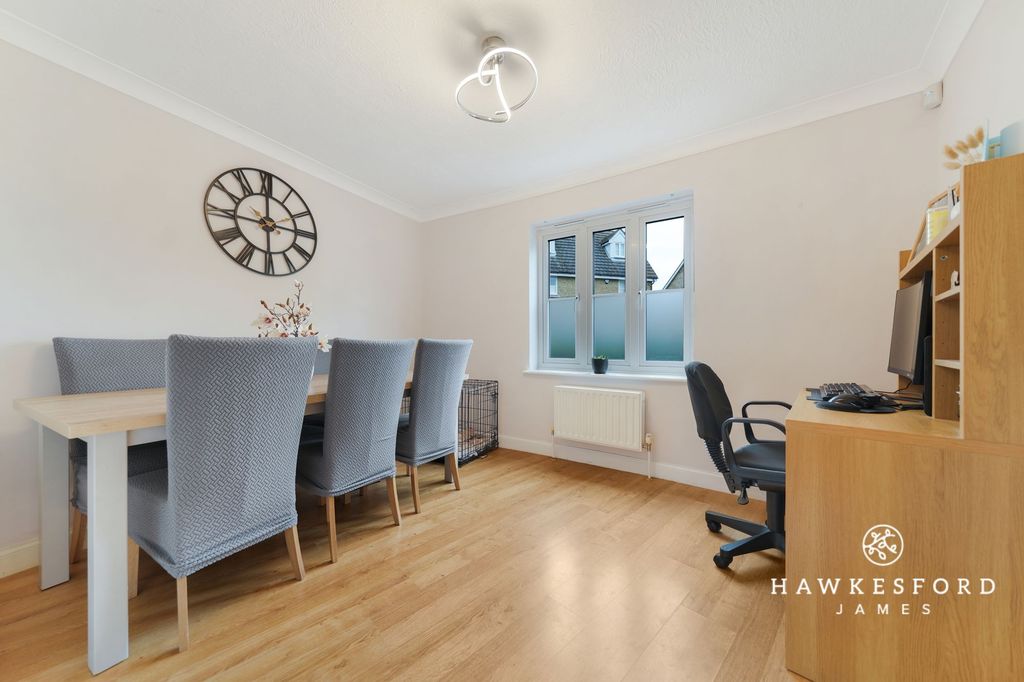Property photo 3 of 17 School Lane, Iwade - Dining Room