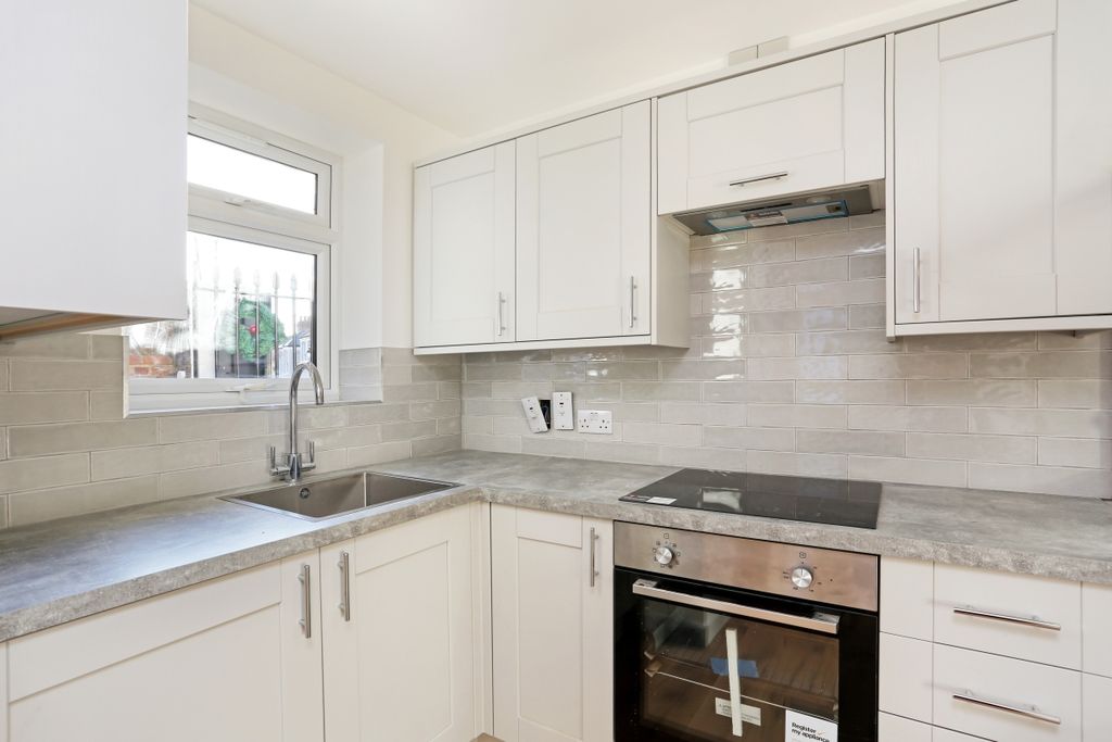 Property photo 3 of 13 Internal 9