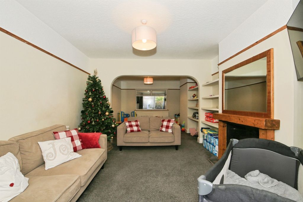 Property photo 2 of 16