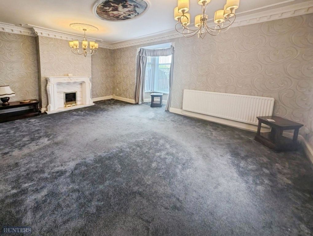 Property photo 3 of 16 Sitting Room