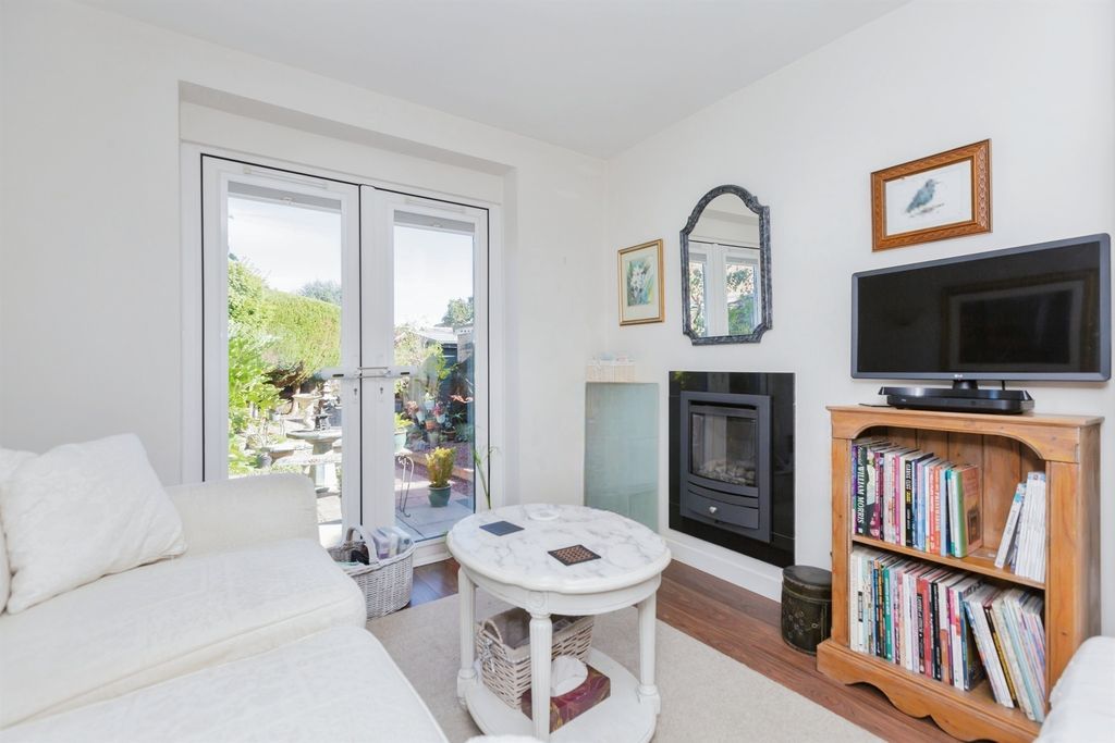 Property photo 2 of 18