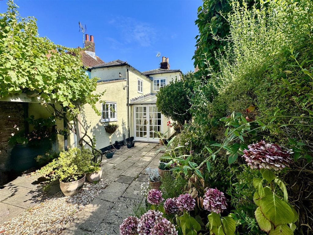 Property photo 1 of 41 Rear Garden