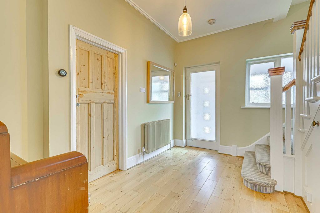 Property photo 3 of 42