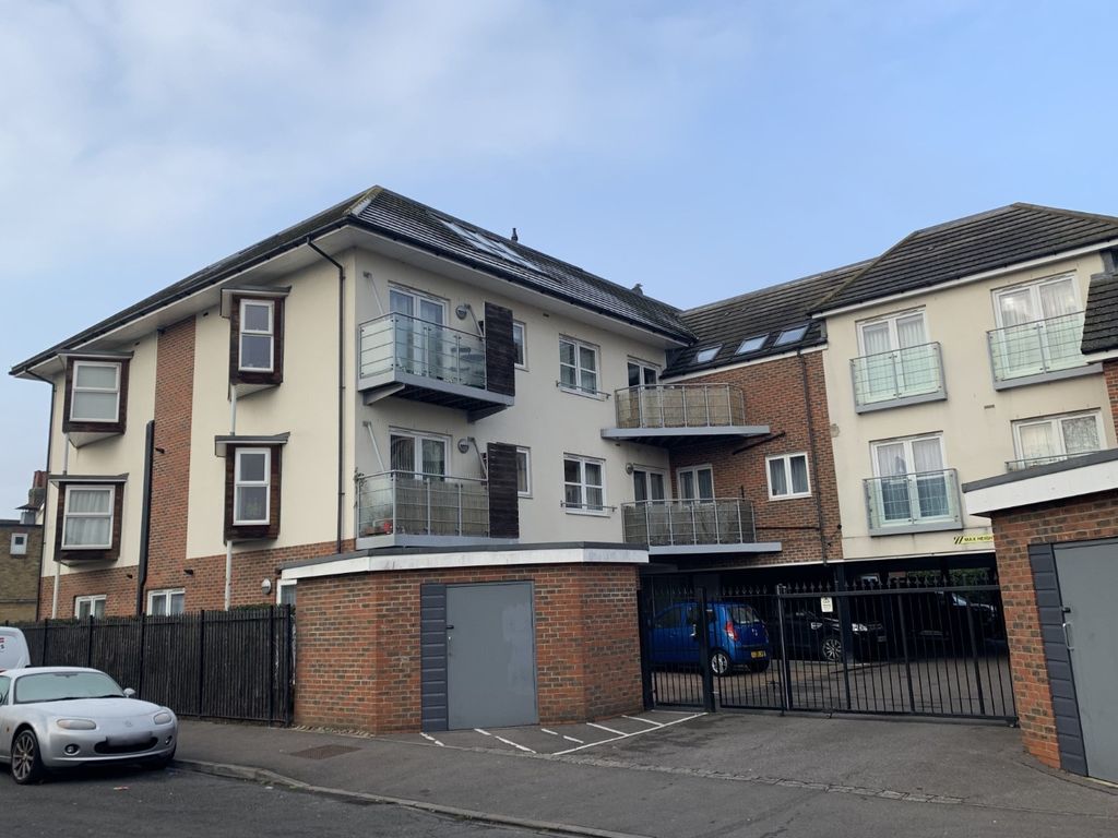 Property photo 1 of 11 4305000