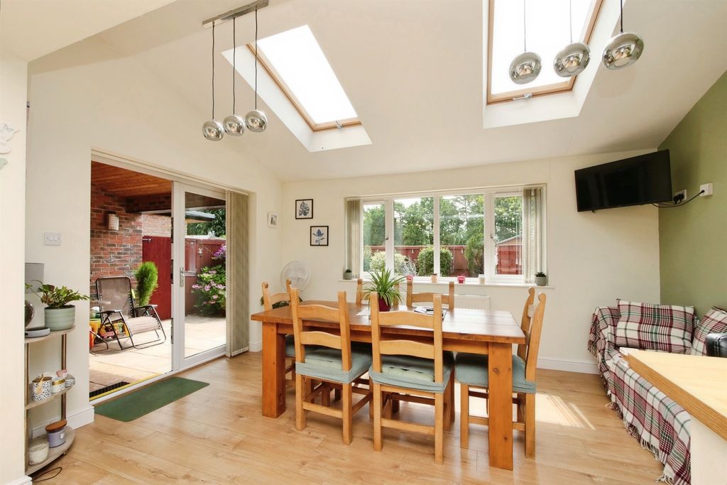 Property photo 2 of 16