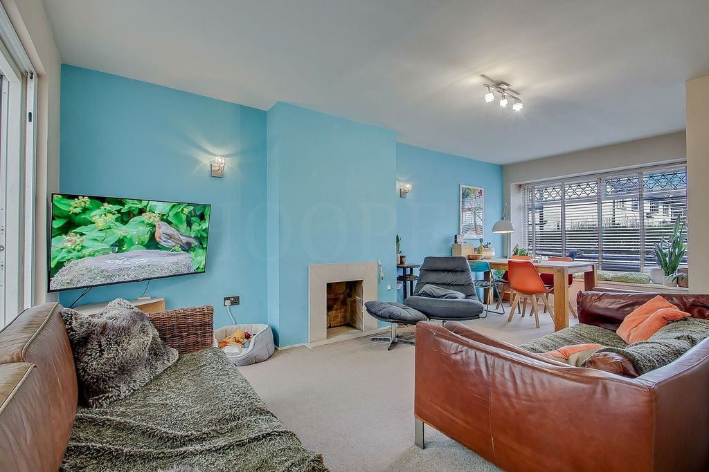 Property photo 3 of 15