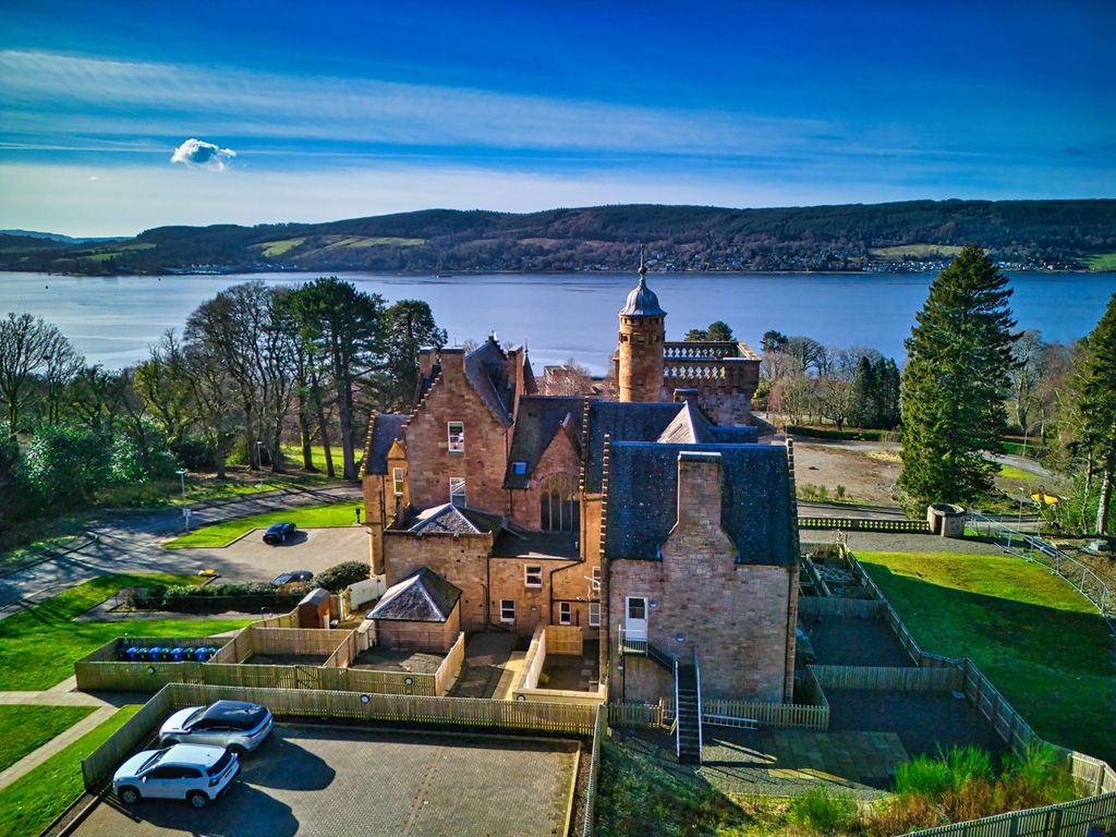 Property photo 2 of 25