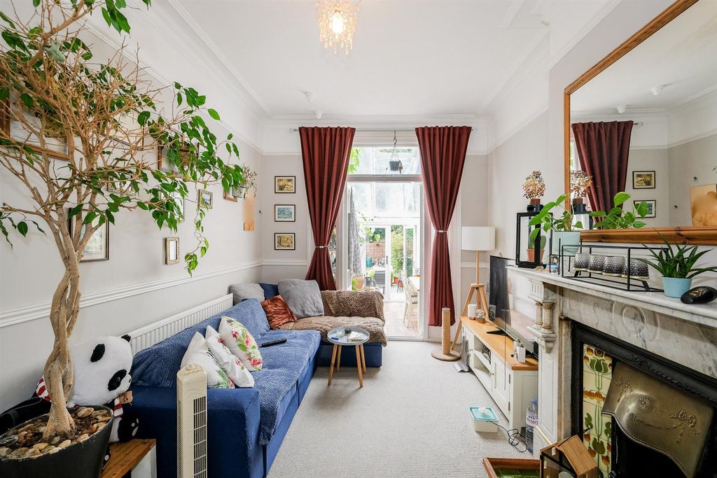 Property photo 1 of 17