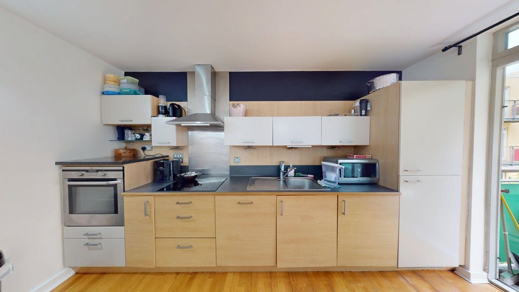 Property photo 3 of 12