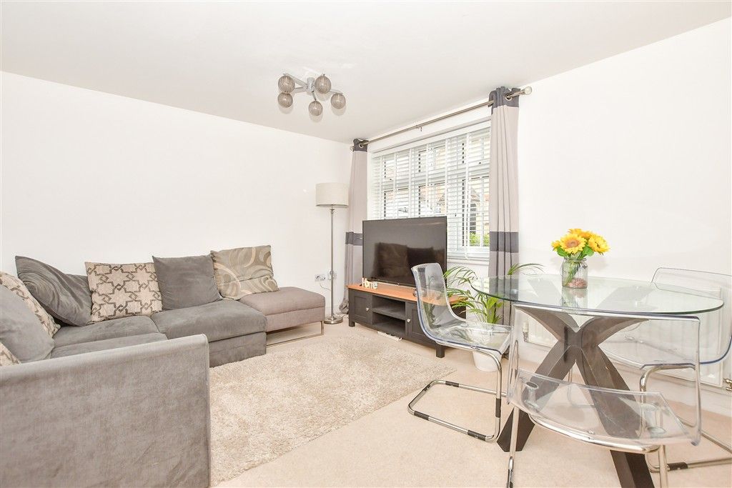 Property photo 1 of 18 Lounge/Diner